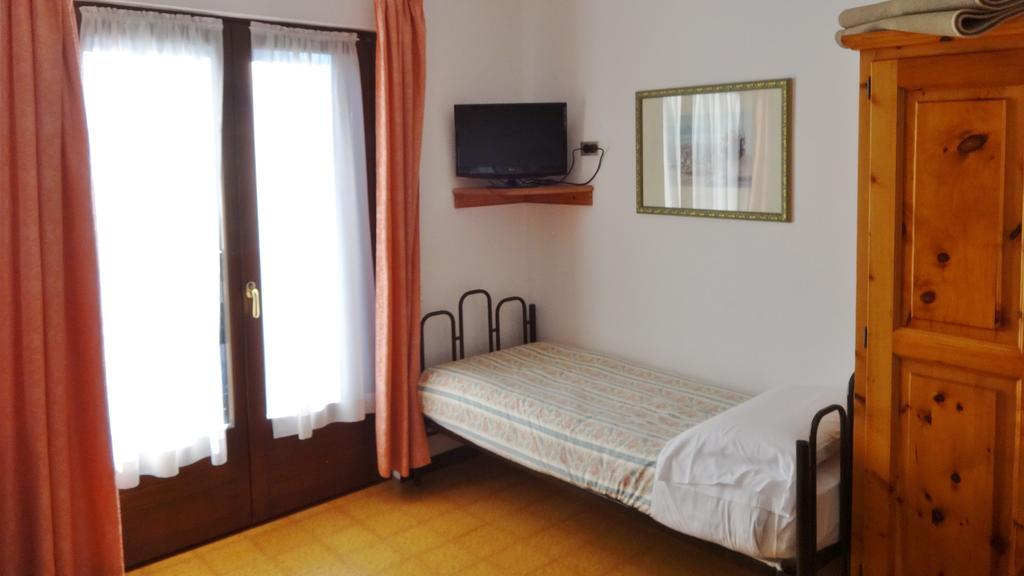 Hotel Piccolo Mondo Бормио Екстериор снимка