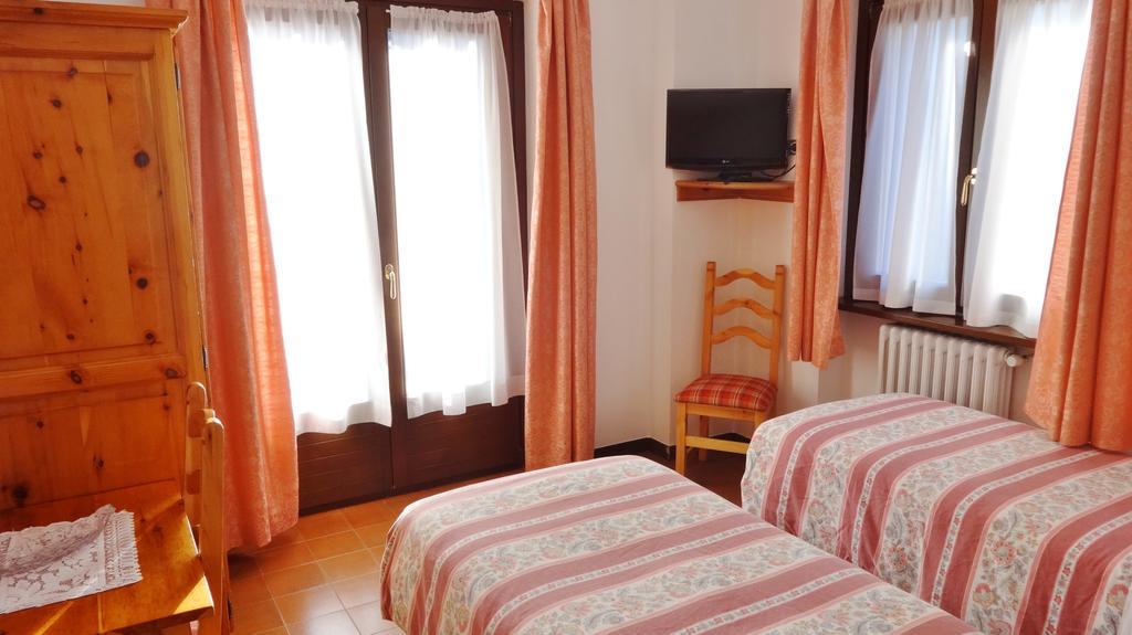 Hotel Piccolo Mondo Бормио Екстериор снимка