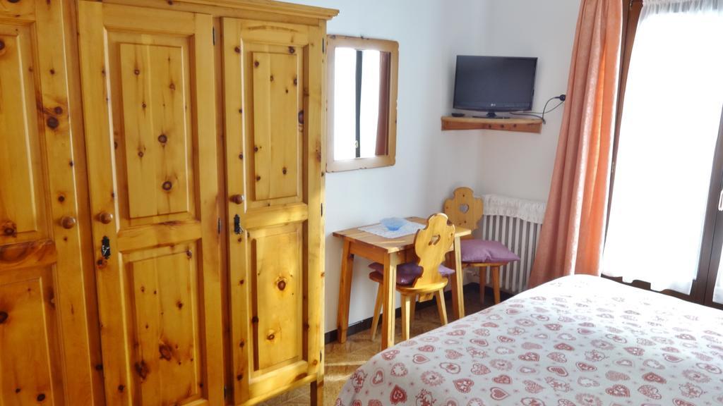 Hotel Piccolo Mondo Бормио Екстериор снимка