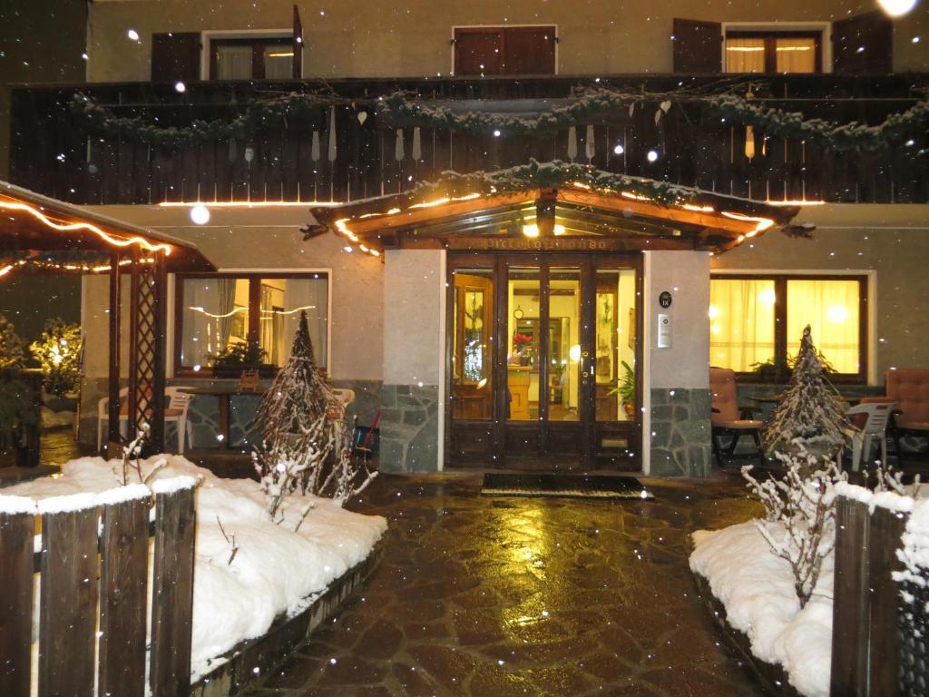 Hotel Piccolo Mondo Бормио Екстериор снимка