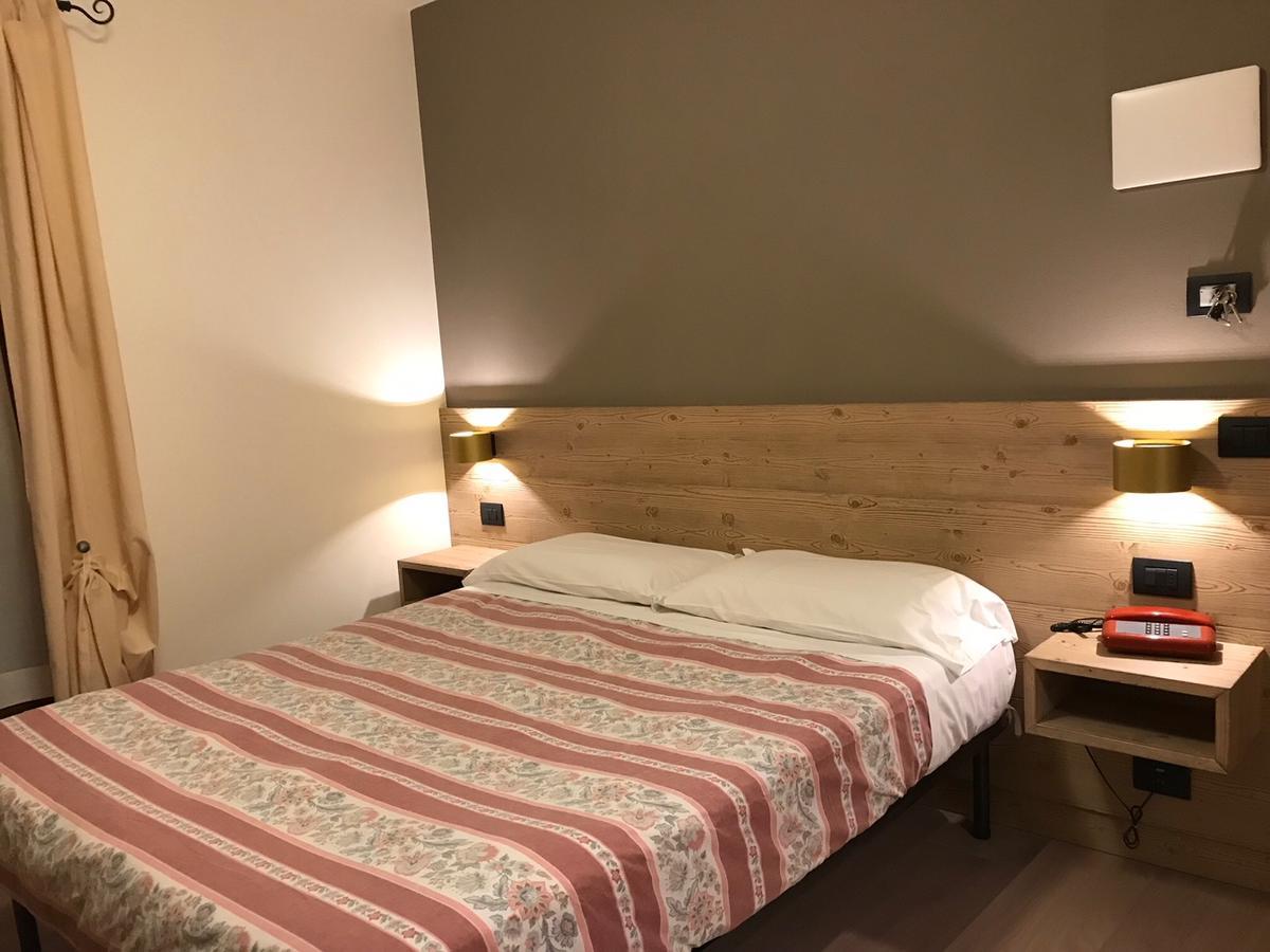 Hotel Piccolo Mondo Бормио Екстериор снимка