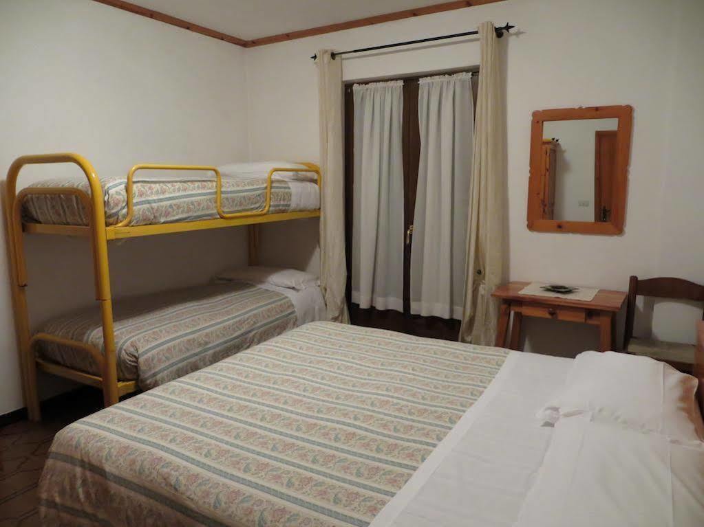Hotel Piccolo Mondo Бормио Екстериор снимка